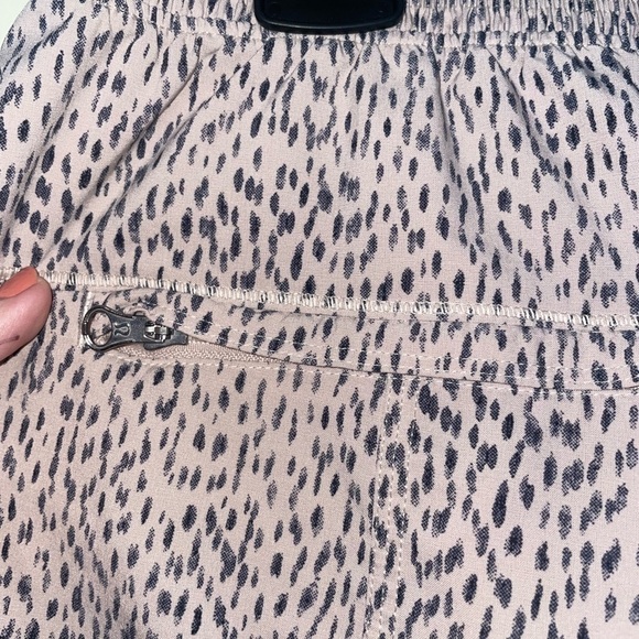 Lululemon Step Lively Crop Dottie Dash Grain Black Size 6 - Picture 6 of 9